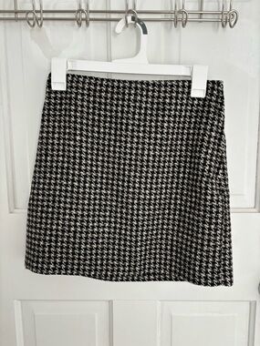 H&M Black & White Houndstooth Mini Skirt